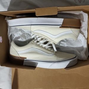 Rare Old school classic sample Vans size 9